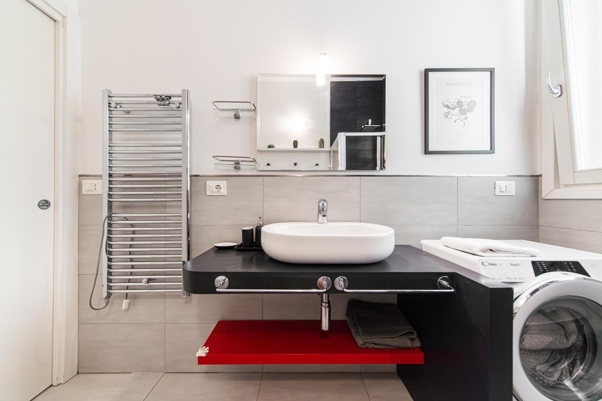 Nettuno Apartment - Private Garden In Bologna Center المظهر الخارجي الصورة