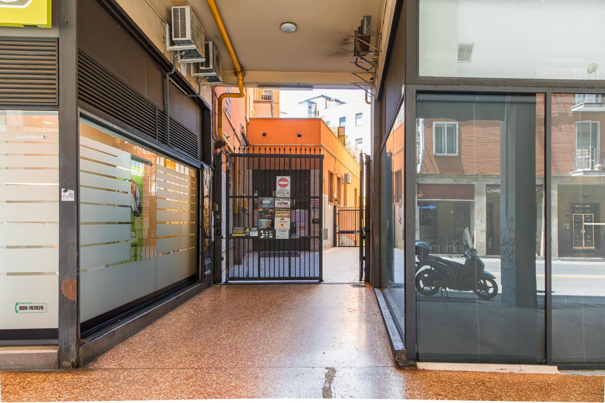 Nettuno Apartment - Private Garden In Bologna Center المظهر الخارجي الصورة